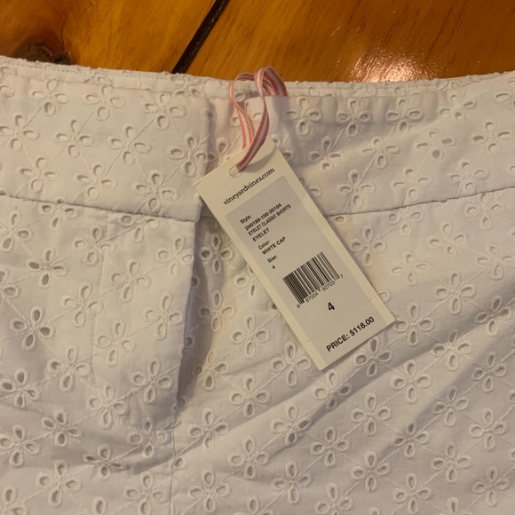 Vineyard Vines Eyelet Shorts - Picture 2 of 2